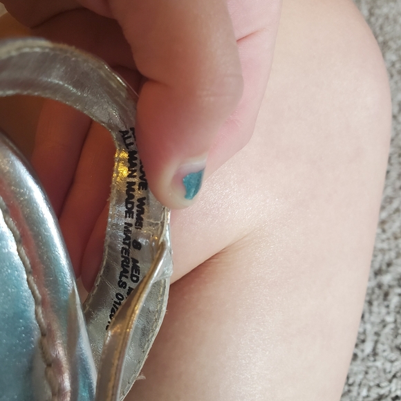 Heels - Picture 2 of 3